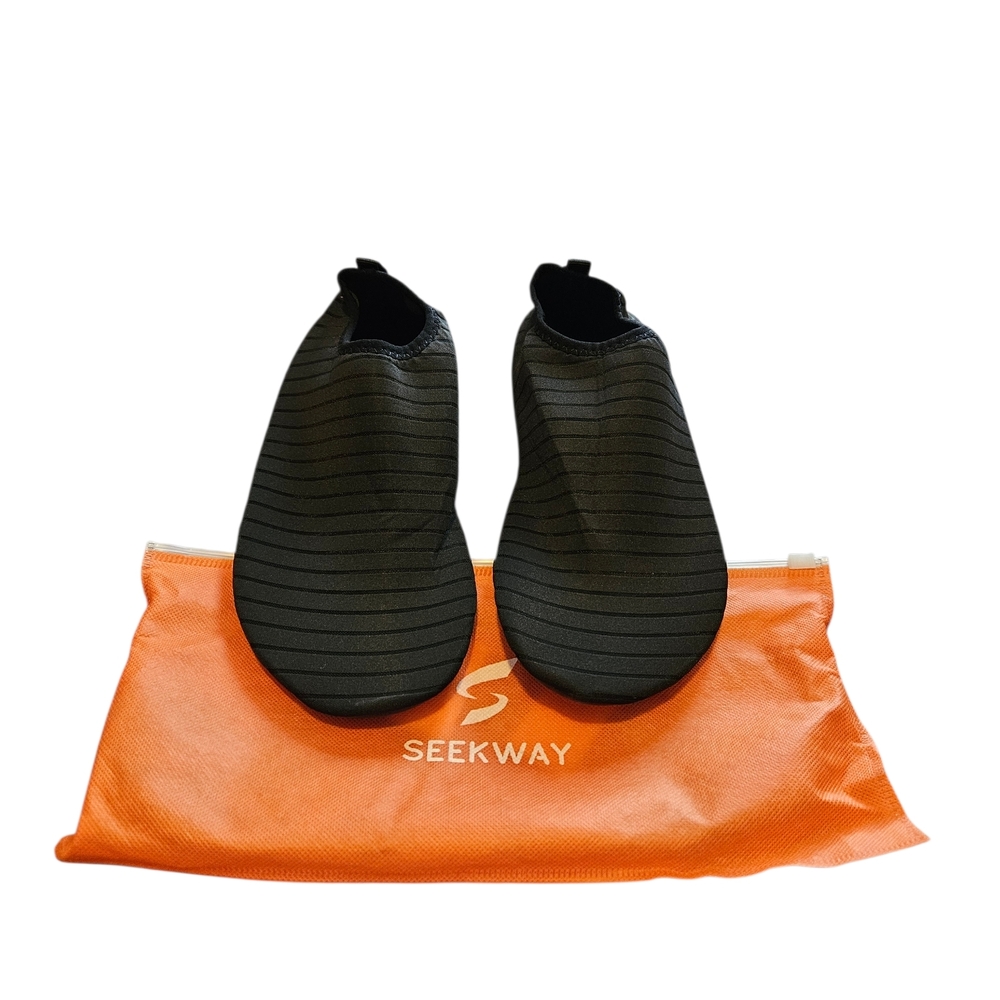 Seekway Black Striped Water Shoes